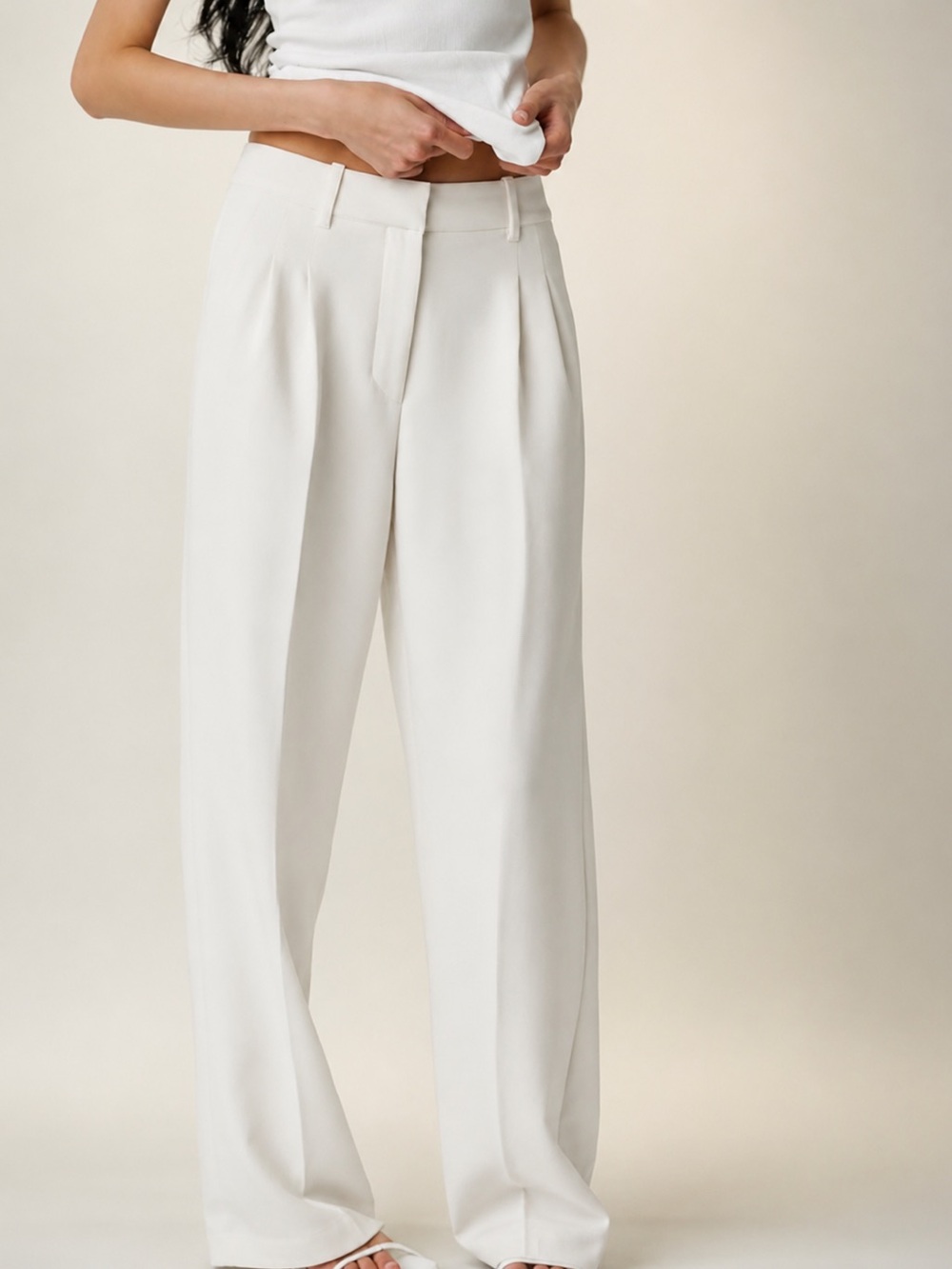 BNWOT The Effortless Pant™ - Crepette™ | Light Birch - Size 2 ARITZIA Wilfred